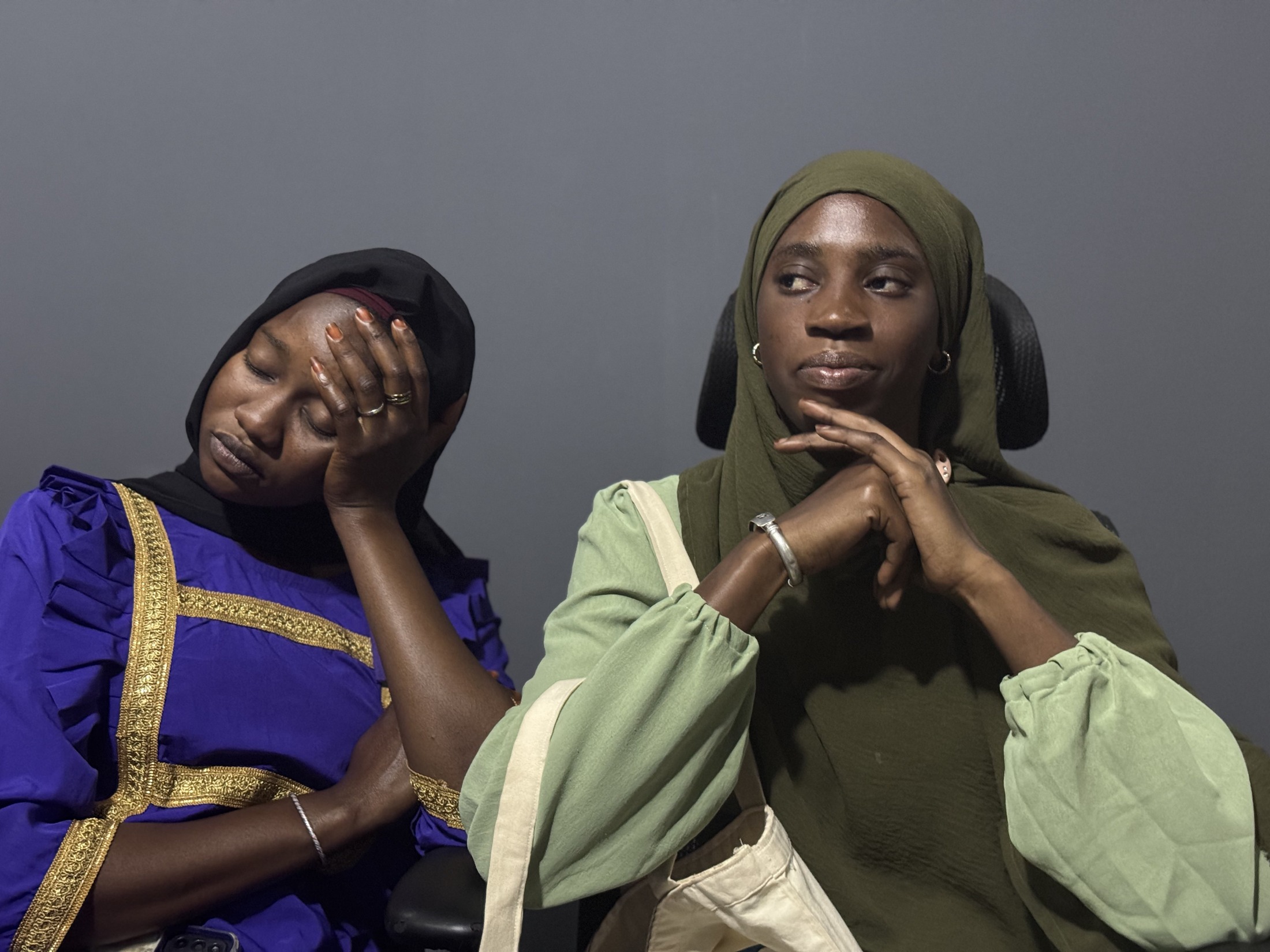 Joy of Light — portrait de deux participantes